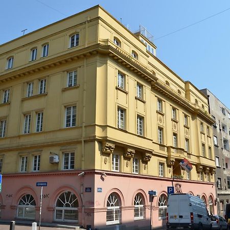 Petar Drapsin Hostel بلغراد المظهر الخارجي الصورة