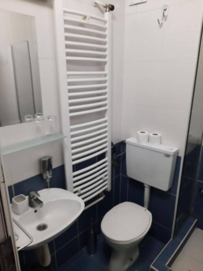 Petar Drapsin Hostel بلغراد المظهر الخارجي الصورة